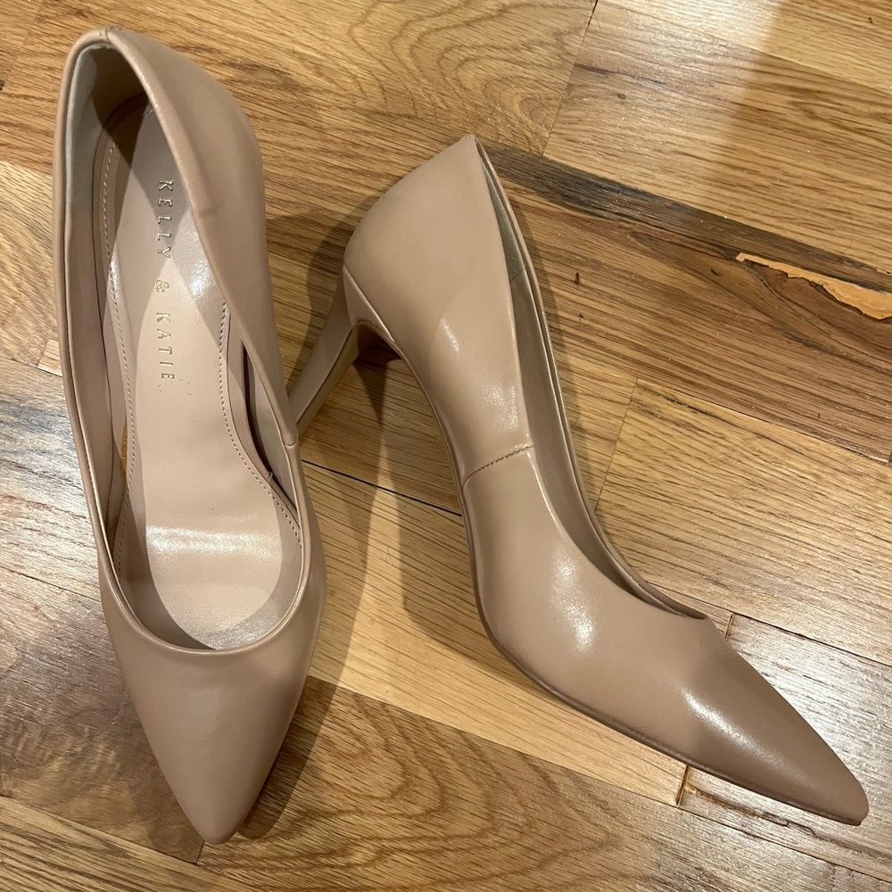 Kelly & Katie Nude Pumps